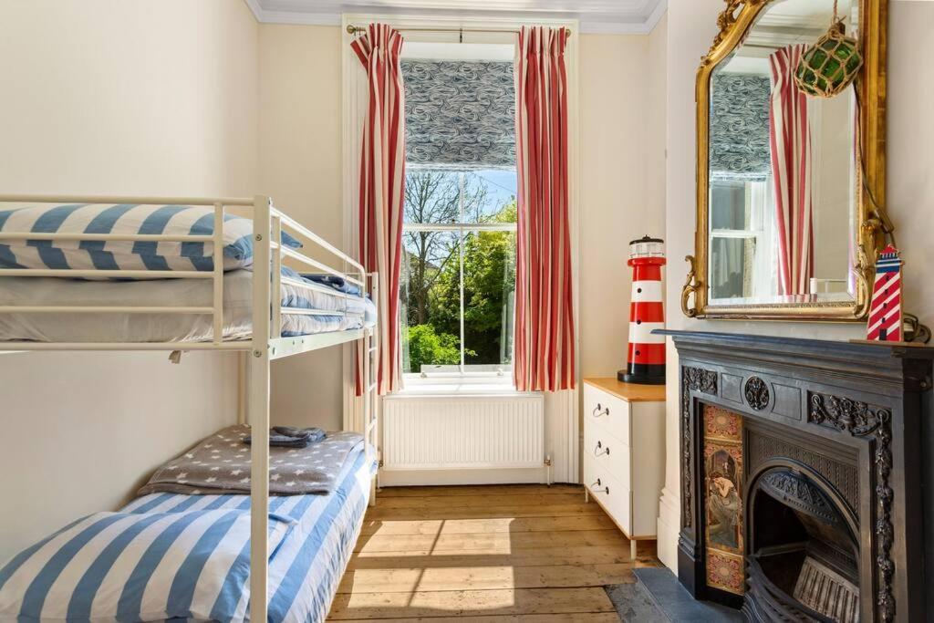 Апартаменты Luxurious Victorian, A Few Minutes From The Beach - Sleeps 2 Adults And Up To 3 Children St Leonards-on-Sea Экстерьер фото