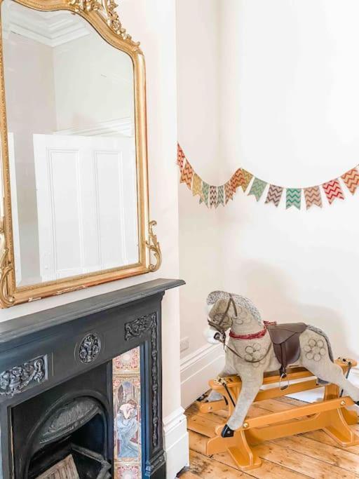 Апартаменты Luxurious Victorian, A Few Minutes From The Beach - Sleeps 2 Adults And Up To 3 Children St Leonards-on-Sea Экстерьер фото