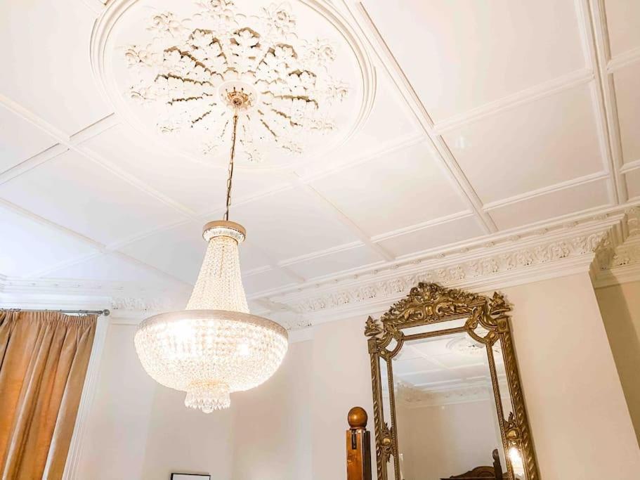 Апартаменты Luxurious Victorian, A Few Minutes From The Beach - Sleeps 2 Adults And Up To 3 Children St Leonards-on-Sea Экстерьер фото