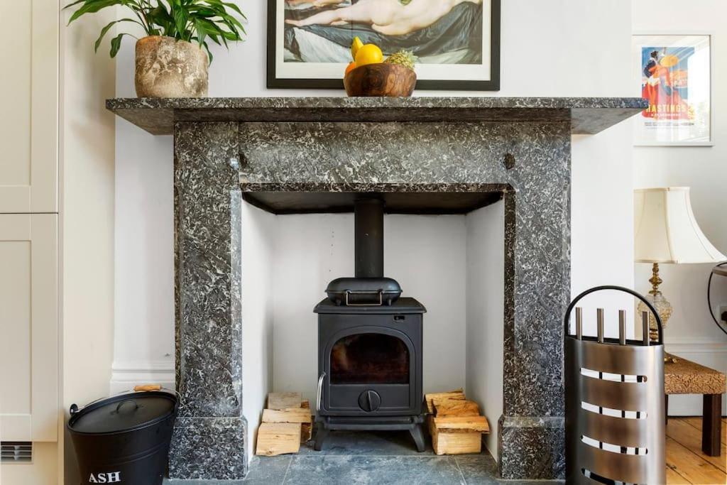 Апартаменты Luxurious Victorian, A Few Minutes From The Beach - Sleeps 2 Adults And Up To 3 Children St Leonards-on-Sea Экстерьер фото